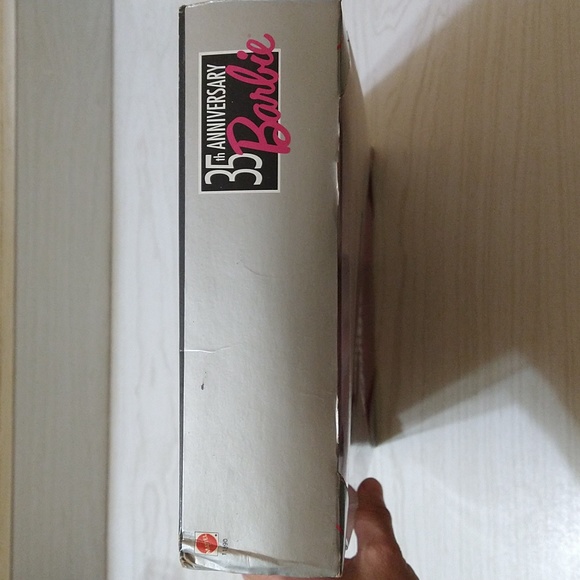 Vintage 1993 35th Anniversary Special Edition Barbie Reproduction - Picture 6 of 7